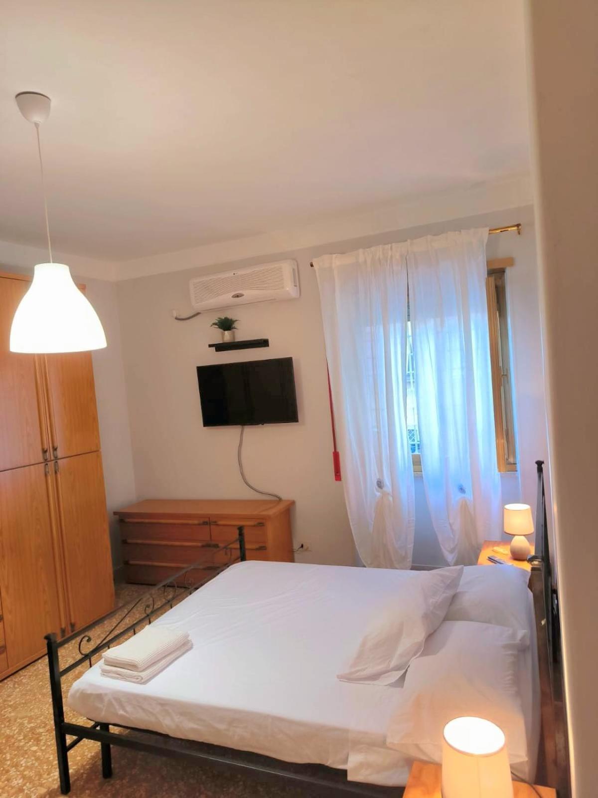 Bilocale In Via Degli Orti Variani Рим Екстериор снимка